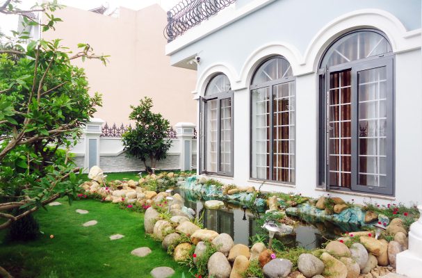 CUA NHOM ALUDOOR CONG TRINH 1