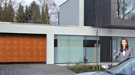 Cua cuon aludoor truot tran duc 4