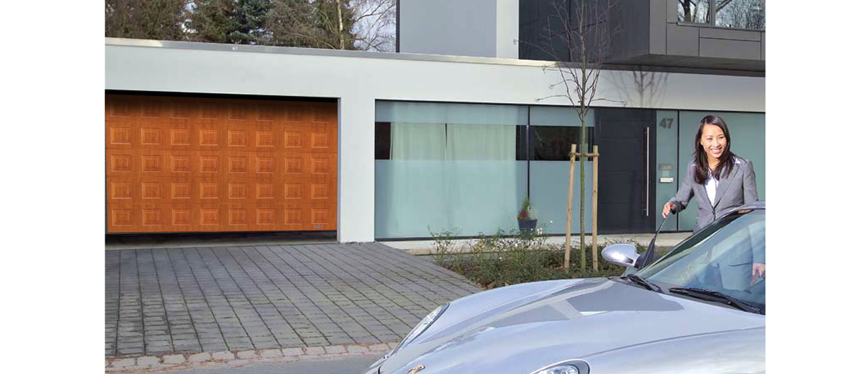 Cua cuon truot tran Aludoor 5