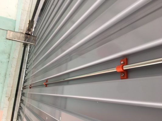 Thanh ngang khoa cua cuon